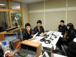 radio24122002.JPG
